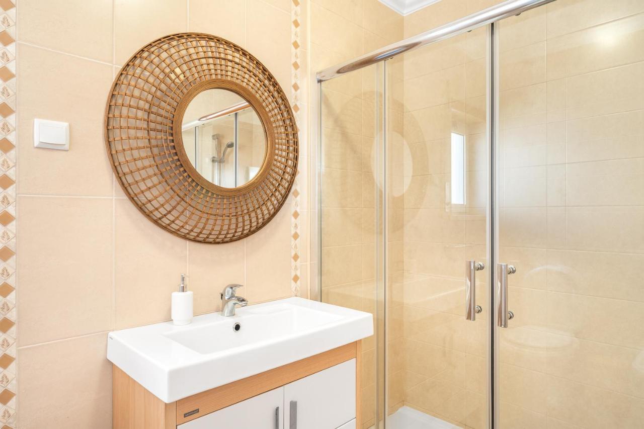 Ocean Getaway - Private Parking And Sea View Apartment Nazaré Exterior photo